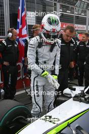 21.06.2009 Silverstone, England,  Jenson Button (GBR), Brawn GP  - Formula 1 World Championship, Rd 8, British Grand Prix, Sunday Pre-Race Grid