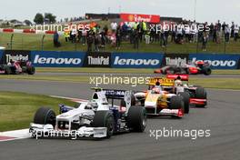 21.06.2009 Silverstone, England,  Nick Heidfeld (GER), BMW Sauber F1 Team leads Fernando Alonso (ESP), Renault F1 Team - Formula 1 World Championship, Rd 8, British Grand Prix, Sunday Race