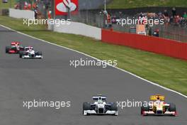 21.06.2009 Silverstone, England,  Lewis Hamilton (GBR), McLaren Mercedes, MP4-24 and Fernando Alonso (ESP), Renault F1 Team, R29 - Formula 1 World Championship, Rd 8, British Grand Prix, Sunday Race