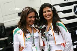 20.06.2009 Silverstone, England,  girls in the paddock - Formula 1 World Championship, Rd 8, British Grand Prix, Saturday