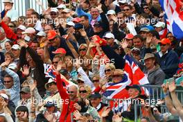 21.06.2009 Silverstone, England,  Fans waiving the drivers - Formula 1 World Championship, Rd 8, British Grand Prix, Sunday