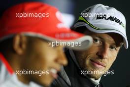 18.06.2009 Silverstone, England,  Lewis Hamilton (GBR), McLaren Mercedes, Jenson Button (GBR), Brawn GP - Formula 1 World Championship, Rd 8, British Grand Prix, Thursday Press Conference