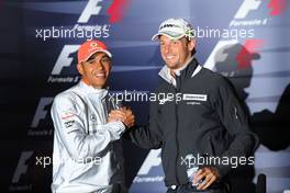 18.06.2009 Silverstone, England,  Lewis Hamilton (GBR), McLaren Mercedes with Jenson Button (GBR), Brawn GP - Formula 1 World Championship, Rd 8, British Grand Prix, Thursday Press Conference