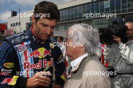 12.07.2009 NŸrburg, Germany,  Mark Webber (AUS), Red Bull Racing and Bernie Ecclestone (GBR)  - Formula 1 World Championship, Rd 9, German Grand Prix, Sunday Pre-Race Grid