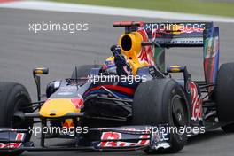 12.07.2009 Nürburg, Germany, Mark Webber (AUS), Red Bull Racing wveing to the fans - Formula 1 World Championship, Rd 9, German Grand Prix, Sunday Race