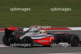 12.07.2009 Nürburg, Germany,  Lewis Hamilton (GBR), McLaren Mercedes with his damaged rear tyre - Formula 1 World Championship, Rd 9, German Grand Prix, Sunday Race