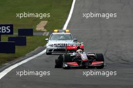 12.07.2009 Nürburg, Germany,  Lewis Hamilton (GBR), McLaren Mercedes with his damaged rear tyre - Formula 1 World Championship, Rd 9, German Grand Prix, Sunday Race