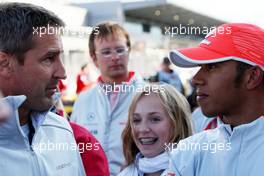11.07.2009 Nürburg, Germany,  Bernd Schneider (GER) talks with Lewis Hamilton (GBR), McLaren Mercedes - Formula 1 World Championship, Rd 9, German Grand Prix, Saturday