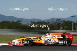 24.07.2009 Budapest, Hungary,  Nelson Piquet Jr (BRA), Renault F1 Team, R29 - Formula 1 World Championship, Rd 10, Hungarian Grand Prix, Friday Practice
