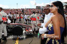 26.07.2009 Budapest, Hungary,  Nicole Scherzinger (USA), Singer in the Pussycat Dolls and girlfriend of Lewis Hamilton (GBR), McLaren Mercedes and father of LH - Formula 1 World Championship, Rd 10, Hungarian Grand Prix, Sunday Pre-Race Grid