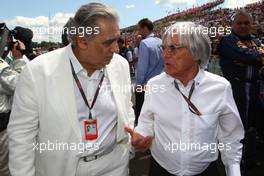 26.07.2009 Budapest, Hungary,  Placido Domingo (ESP), startenor and conductor and Bernie Ecclestone (GBR), President and CEO of Formula One Management - Formula 1 World Championship, Rd 10, Hungarian Grand Prix, Sunday Pre-Race Grid