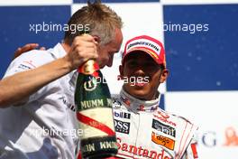 26.07.2009 Budapest, Hungary,  Martin Whitmarsh (GBR), McLaren, Chief Executive Officer and 1st place Lewis Hamilton (GBR), McLaren Mercedes - Formula 1 World Championship, Rd 10, Hungarian Grand Prix, Sunday Podium