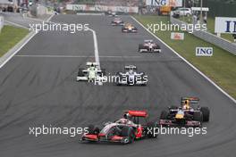 26.07.2009 Budapest, Hungary,  Heikki Kovalainen (FIN), McLaren Mercedes and Sebastian Vettel (GER), Red Bull Racing - Formula 1 World Championship, Rd 10, Hungarian Grand Prix, Sunday Race