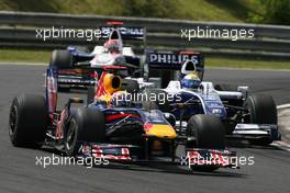 26.07.2009 Budapest, Hungary,  Mark Webber (AUS), Red Bull Racing and Nico Rosberg (GER), Williams F1 Team  - Formula 1 World Championship, Rd 10, Hungarian Grand Prix, Sunday Race