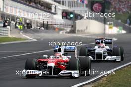 26.07.2009 Budapest, Hungary,  Timo Glock (GER), Toyota F1 Team, Robert Kubica (POL),  BMW Sauber F1 Team - Formula 1 World Championship, Rd 10, Hungarian Grand Prix, Sunday Race
