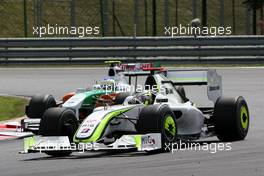 26.07.2009 Budapest, Hungary,  Jenson Button (GBR), BrawnGP, Giancarlo Fisichella (ITA), Force India F1 Team - Formula 1 World Championship, Rd 10, Hungarian Grand Prix, Sunday Race