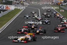 26.07.2009 Budapest, Hungary,  Start of the race - Formula 1 World Championship, Rd 10, Hungarian Grand Prix, Sunday Race