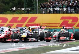26.07.2009 Budapest, Hungary,  Mark Webber (AUS), Red Bull Racing and Lewis Hamilton (GBR), McLaren Mercedes - Formula 1 World Championship, Rd 10, Hungarian Grand Prix, Sunday Race