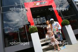 25.07.2009 Budapest, Hungary,  Moko and his girlfriend - Formula 1 World Championship, Rd 10, Hungarian Grand Prix, Saturday
