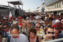23.07.2009 Budapest, Hungary,  pit lane walkabout - Formula 1 World Championship, Rd 10, Hungarian Grand Prix, Thursday