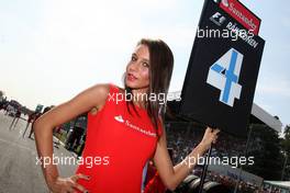 13.09.2009 Monza, Italy,  Grid girl - Formula 1 World Championship, Rd 13, Italian Grand Prix, Sunday Grid Girl