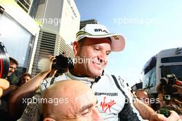 13.09.2009 Monza, Italy,  Brawn GP, Team Celebration, Ross Brawn (GBR), Brawn GP, Team Principal, Jenson Button (GBR), BrawnGP, Rubens Barrichello (BRA), BrawnGP - Formula 1 World Championship, Rd 13, Italian Grand Prix, Sunday Podium