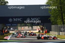 13.09.2009 Monza, Italy,  Start, Lewis Hamilton (GBR), McLaren Mercedes, MP4-24 - Formula 1 World Championship, Rd 13, Italian Grand Prix, Sunday Race