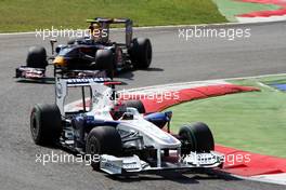 13.09.2009 Monza, Italy,  Robert Kubica (POL), BMW Sauber F1 Team, F1.09 leads Sebastian Vettel (GER), Red Bull Racing, RB5 - Formula 1 World Championship, Rd 13, Italian Grand Prix, Sunday Race
