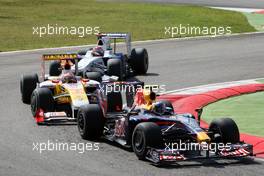 13.09.2009 Monza, Italy,  Sebastian Vettel (GER), Red Bull Racing, Fernando Alonso (ESP), Renault F1 Team - Formula 1 World Championship, Rd 13, Italian Grand Prix, Sunday Race