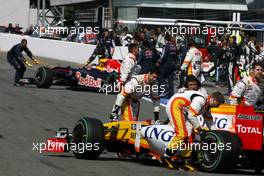 12.09.2009 Monza, Italy,  Fernando Alonso (ESP), Renault F1 Team  - Formula 1 World Championship, Rd 13, Italian Grand Prix, Saturday Qualifying