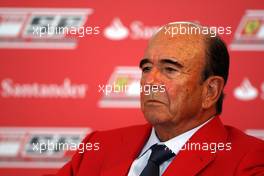 10.09.2009 Monza, Italy,  Don Alfredo Saenz (ESP) CEO Grupo Santander announce a five year partnership for Santander with the Ferrari team - Formula 1 World Championship, Rd 13, Italian Grand Prix, Thursday