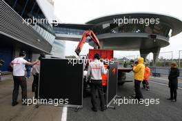 05.03.2009 Jerez, Spain,  McLaren Mercedes mechanics stop people viewing the car of Lewis Hamilton (GBR), McLaren Mercedes as it is returned to the pits - Formula 1 Testing, Jerez