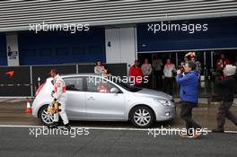 05.03.2009 Jerez, Spain,  Lewis Hamilton (GBR), McLaren Mercedes returns to the pits after stopping on track - Formula 1 Testing, Jerez