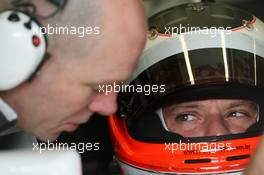 16.03.2009 Jerez, Spain,  Jock Clear (GBR), BrawnGP, Brawn GP Senior Race Engineer to Rubens Barrichello (BRA), Rubens Barrichello (BRA), BrawnGP - Formula 1 Testing, Jerez