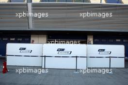 01.12.2009 Jerez, Spain,  Boards up in front of the Williams garage - Formula 1 Testing, Jerez