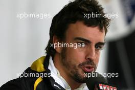 02.10.2009 Suzuka, Japan,  Fernando Alonso (ESP), Renault F1 Team  - Formula 1 World Championship, Rd 15, Japanese Grand Prix, Friday Practice