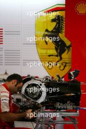 02.10.2009 Suzuka, Japan,  meScuderia Ferrari mechanic - Formula 1 World Championship, Rd 15, Japanese Grand Prix, Friday