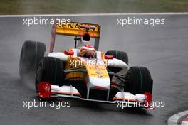 02.10.2009 Suzuka, Japan,  Fernando Alonso (ESP), Renault F1 Team - Formula 1 World Championship, Rd 15, Japanese Grand Prix, Friday Practice