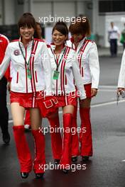 02.10.2009 Suzuka, Japan,  girls in the paddock - Formula 1 World Championship, Rd 15, Japanese Grand Prix, Friday