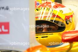 02.10.2009 Suzuka, Japan,  Fernando Alonso (ESP), Renault F1 Team - Formula 1 World Championship, Rd 15, Japanese Grand Prix, Friday