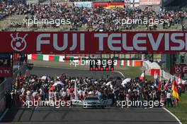 04.10.2009 Suzuka, Japan,  Grid atmosphere - Formula 1 World Championship, Rd 15, Japanese Grand Prix, Sunday Pre-Race Grid