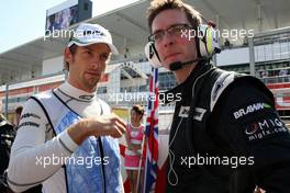 04.10.2009 Suzuka, Japan,  Jenson Button (GBR), BrawnGP, Andrew Shovlin (GBR), Brawn GP, Senior Race Engineer to Jenson Button (GBR) - Formula 1 World Championship, Rd 15, Japanese Grand Prix, Sunday Pre-Race Grid