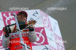 04.10.2009 Suzuka, Japan,  3rd place Lewis Hamilton (GBR), McLaren Mercedes - Formula 1 World Championship, Rd 15, Japanese Grand Prix, Sunday Podium