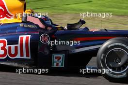 04.10.2009 Suzuka, Japan,  Mark Webber (AUS), Red Bull Racing, with a lose headrest - Formula 1 World Championship, Rd 15, Japanese Grand Prix, Sunday Race