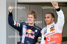 03.10.2009 Suzuka, Japan,  pole position for Sebastian Vettel (GER), Red Bull Racing, Lewis Hamilton (GBR), McLaren Mercedes - Formula 1 World Championship, Rd 15, Japanese Grand Prix, Saturday Qualifying
