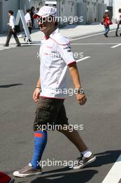 04.10.2009 Suzuka, Japan,  Timo Glock (GER), Toyota F1 Team with a bad leg - Formula 1 World Championship, Rd 15, Japanese Grand Prix, Sunday