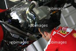 01.10.2009 Suzuka, Japan,  Scuderia Ferrari mechanic - Formula 1 World Championship, Rd 15, Japanese Grand Prix, Thursday