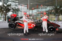 16.01.2009 Woking, England,  Heikki Kovalainen (FIN), McLaren Mercedes, Lewis Hamilton (GBR), McLaren Mercedes, Unveiling of the new car - McLaren Mercedes, MP4-24