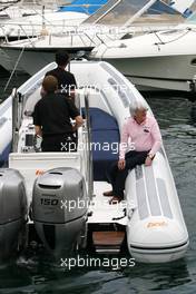 22.05.2009 Monte Carlo, Monaco,  Bernie Ecclestone (GBR) goes to the FOTA meeting on Flavio Briatore (ITA) yacht - Formula 1 World Championship, Rd 6, Monaco Grand Prix, Friday