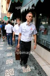 22.05.2009 Monte Carlo, Monaco,  Martin Whitmarsh (GBR), McLaren, Chief Executive Officer goes to the meeting with Bernie Ecclestone (GBR) and Max Mosley (GB) at the ACM. - Formula 1 World Championship, Rd 6, Monaco Grand Prix, Friday